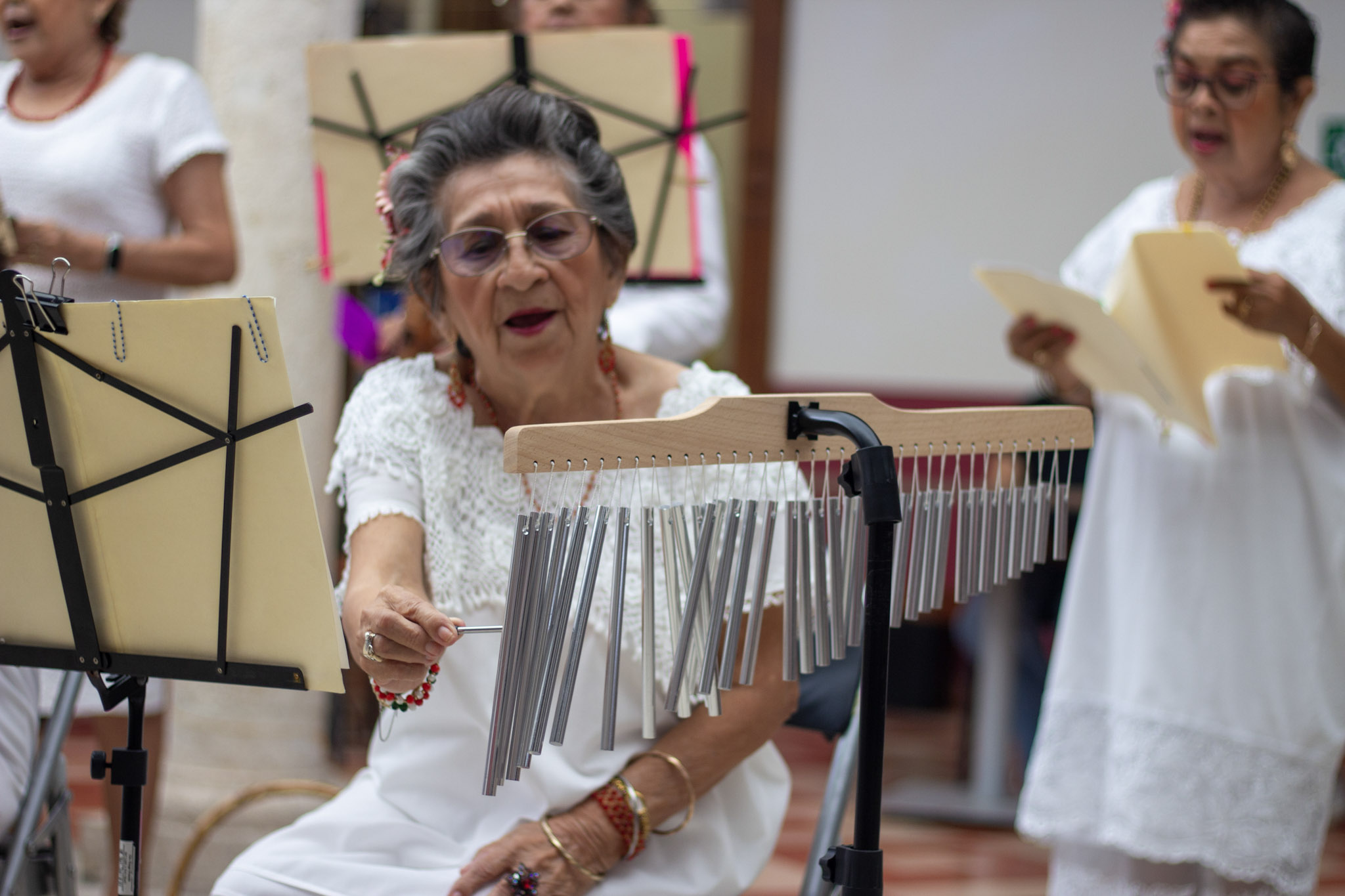 Reconociendo la trayectoria y servicio .