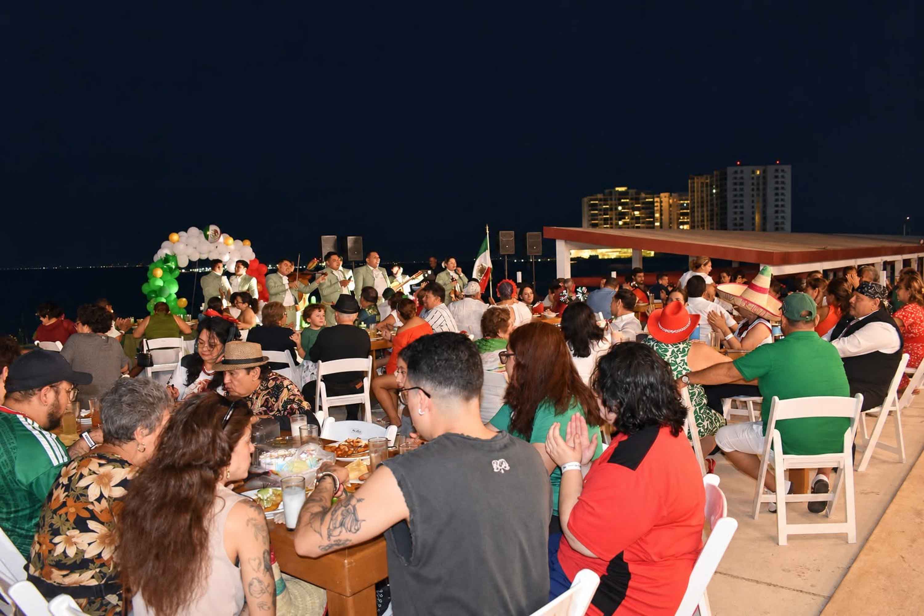 Noche Mexicana en el Hotel Costa Club