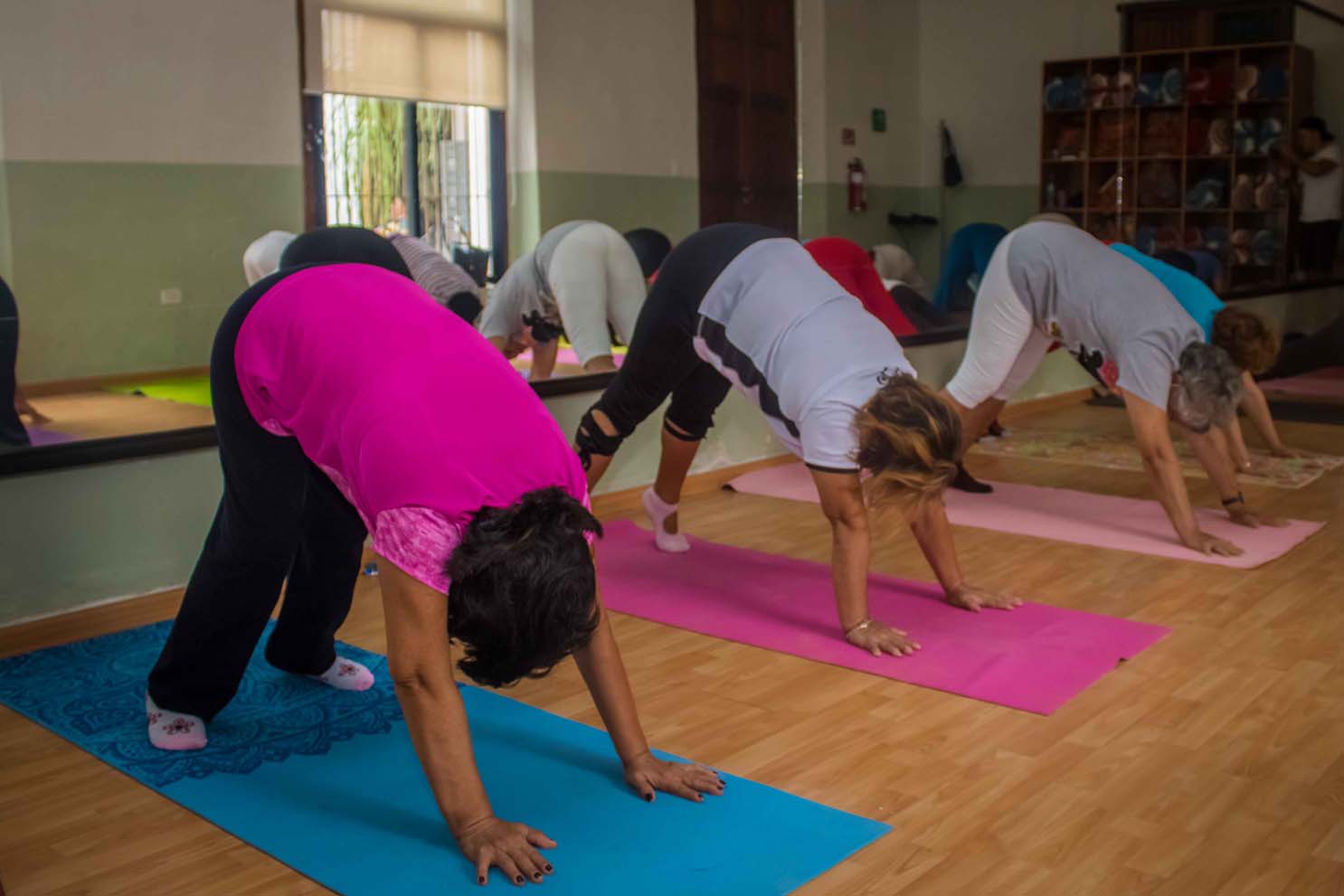 Taller de Yoga para las personas adultas mayores del CEJUPE