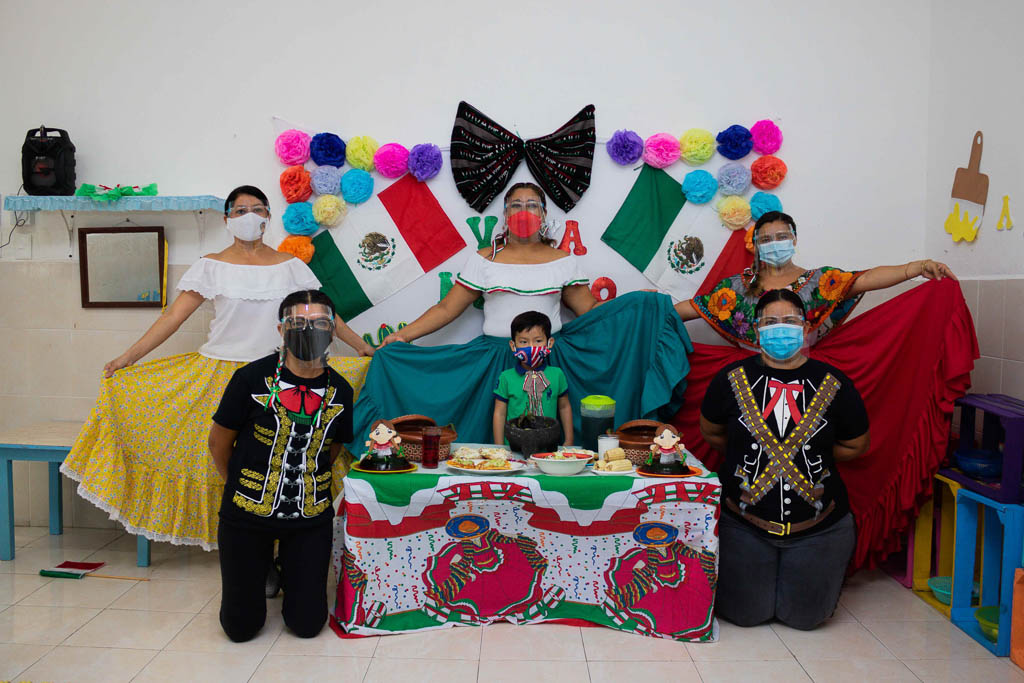 Celebración del Aniversario 211° de la Independencia de México en los CAI